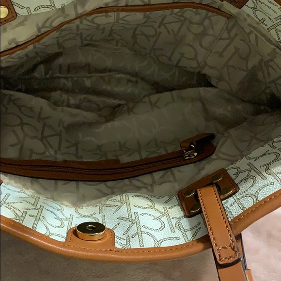 Brand new with tags Calvin Klein bag - Picture 5 of 10